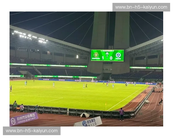 绿城vs毅腾：一场关于荣耀与坚持的绿茵史诗